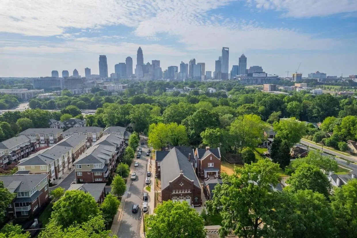 Luxury Rooftop Townhome In Restored Church 5 Mins To Dt Holiday home
